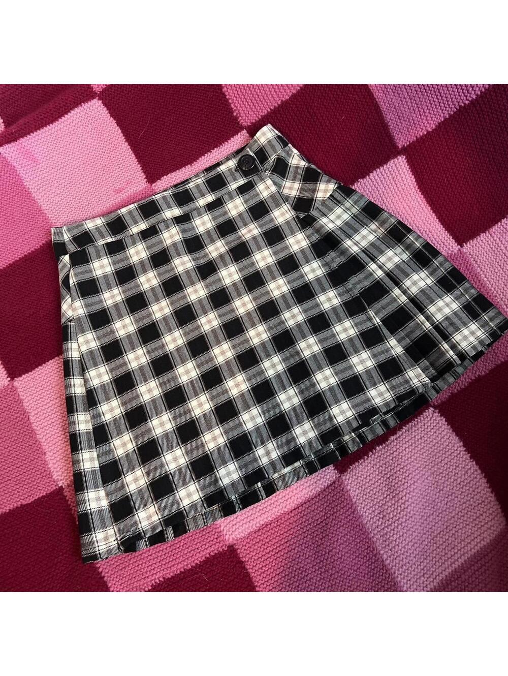 black and white pleated plaid mini skirt